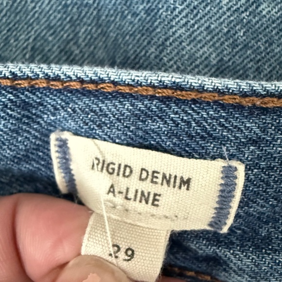 Madewell Rigid Denim Medium Wash Raw Edge Mini Skirt - Picture 8 of 9